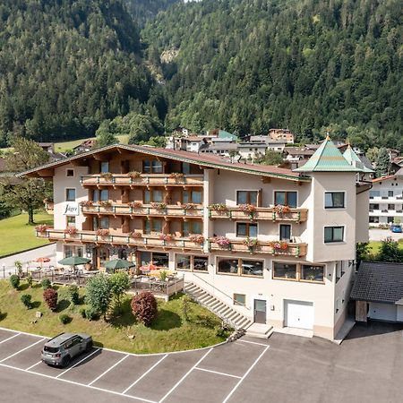 Hotel Gasthof Jaeger Zillertal シュリッタース エクステリア 写真