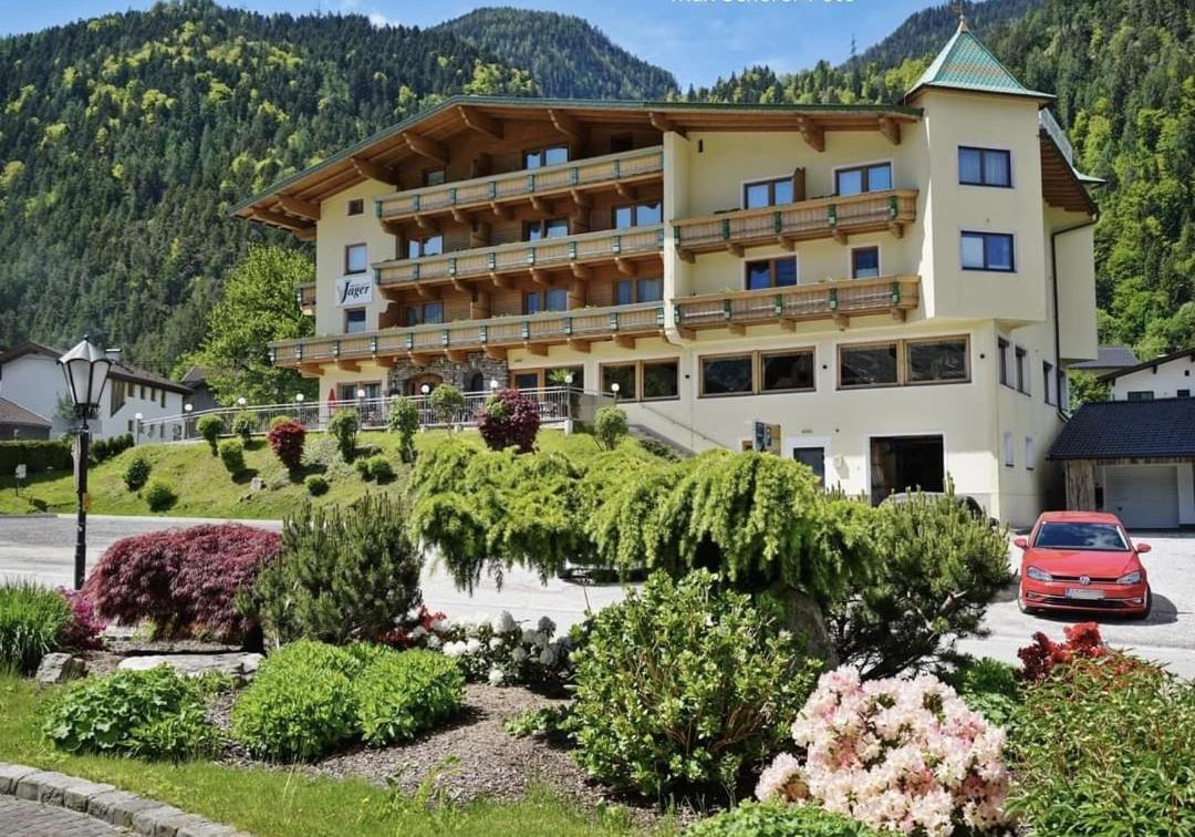 Hotel Gasthof Jaeger Zillertal シュリッタース エクステリア 写真