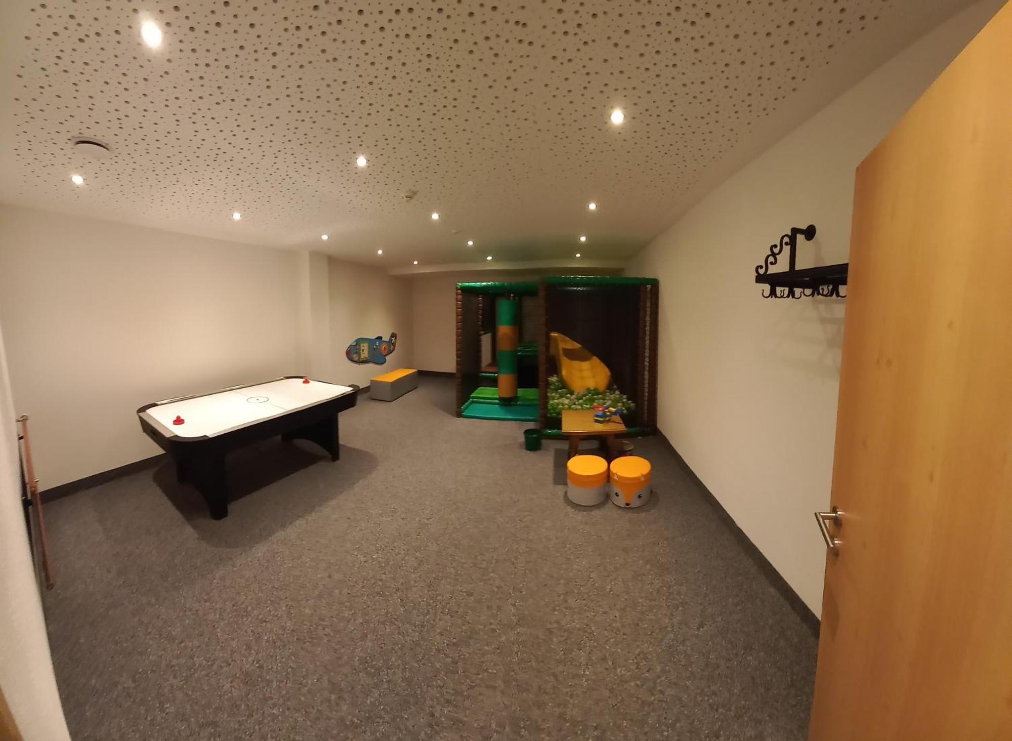 Hotel Gasthof Jaeger Zillertal シュリッタース エクステリア 写真