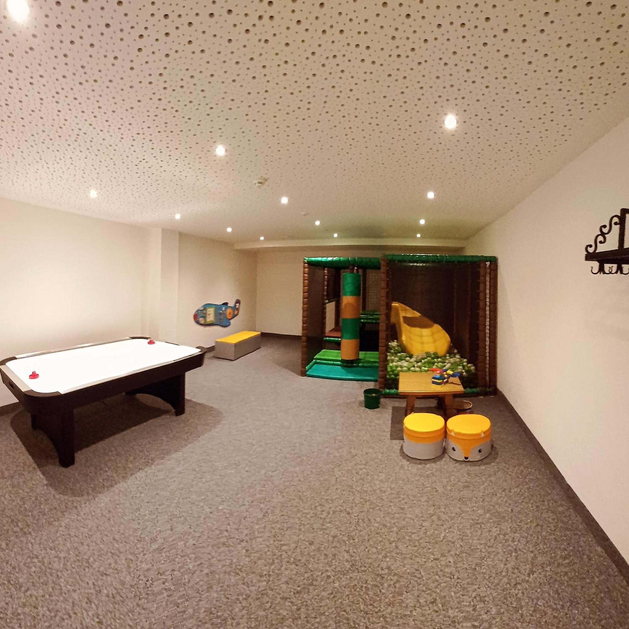 Hotel Gasthof Jaeger Zillertal シュリッタース エクステリア 写真