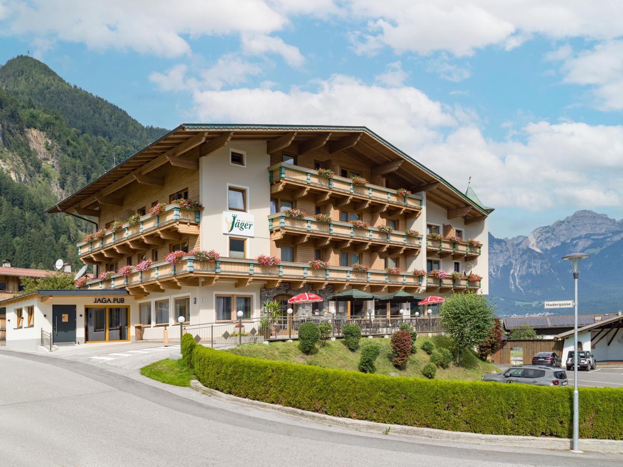 Hotel Gasthof Jaeger Zillertal シュリッタース エクステリア 写真