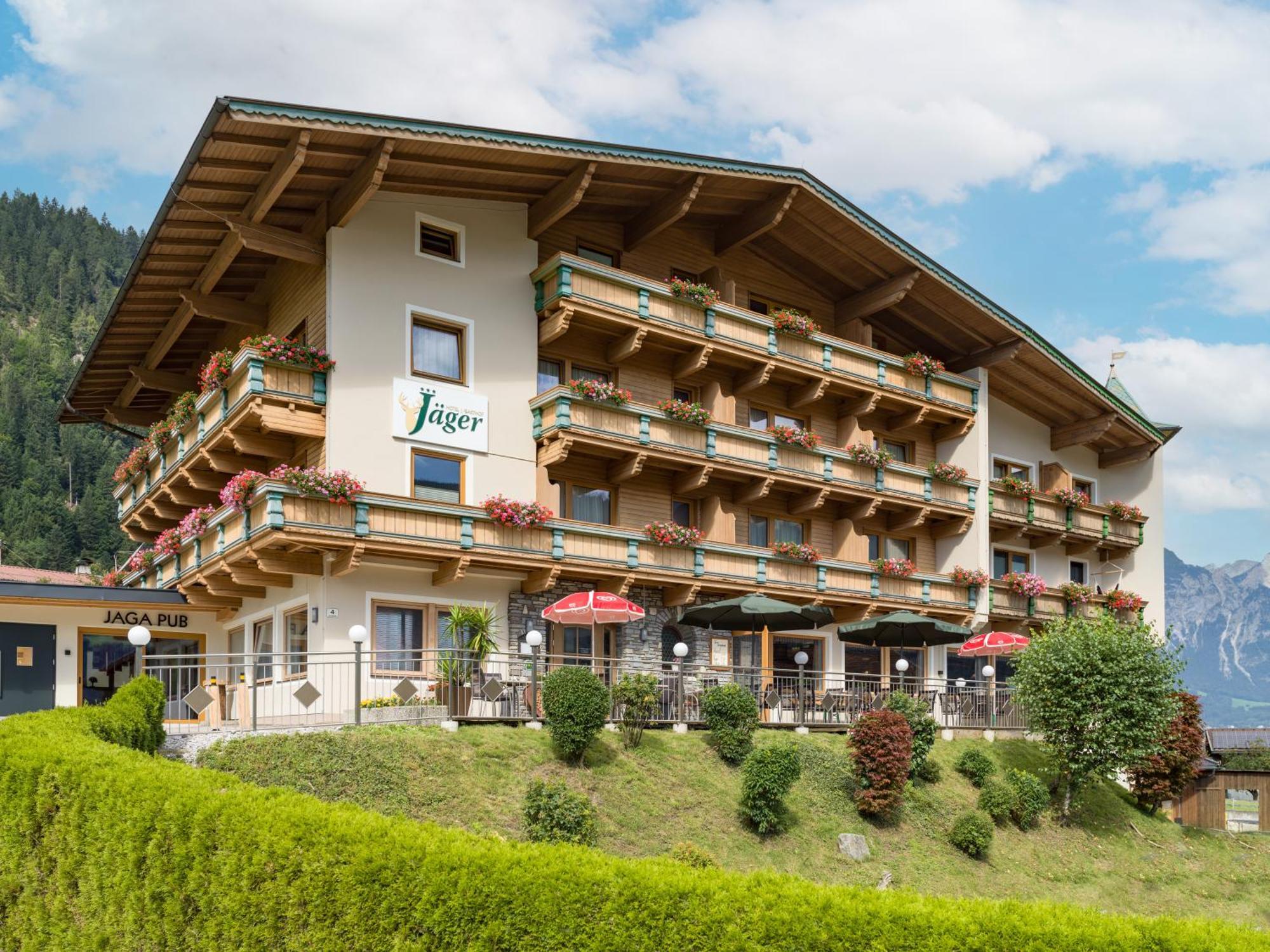Hotel Gasthof Jaeger Zillertal シュリッタース エクステリア 写真