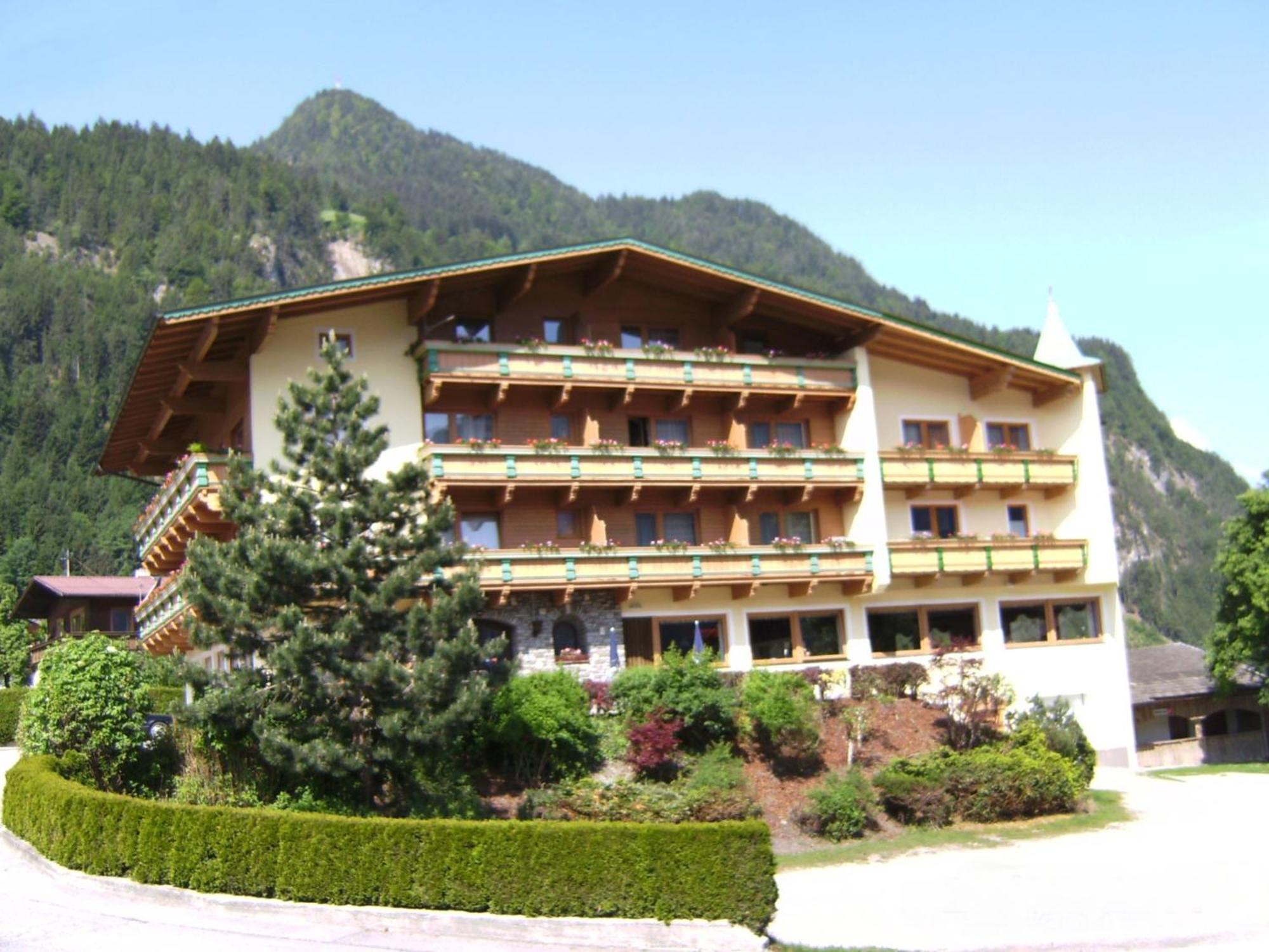Hotel Gasthof Jaeger Zillertal シュリッタース エクステリア 写真