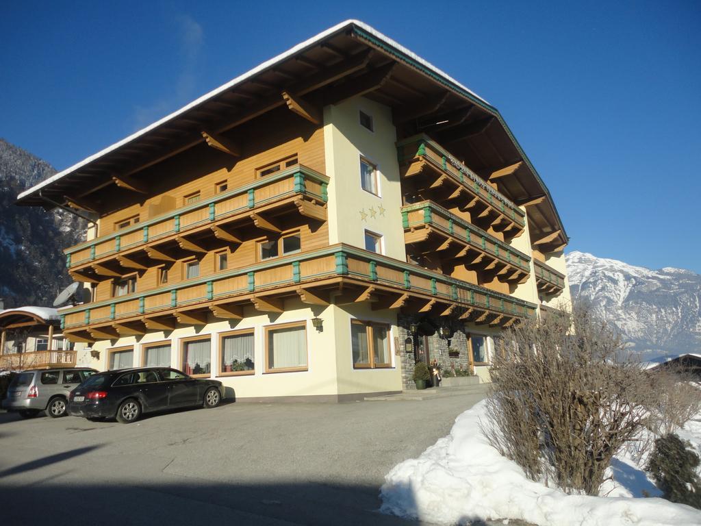 Hotel Gasthof Jaeger Zillertal シュリッタース エクステリア 写真