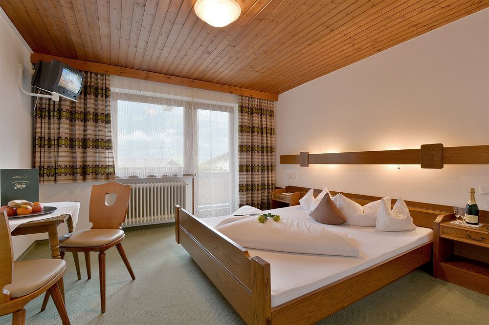 Hotel Gasthof Jaeger Zillertal シュリッタース エクステリア 写真