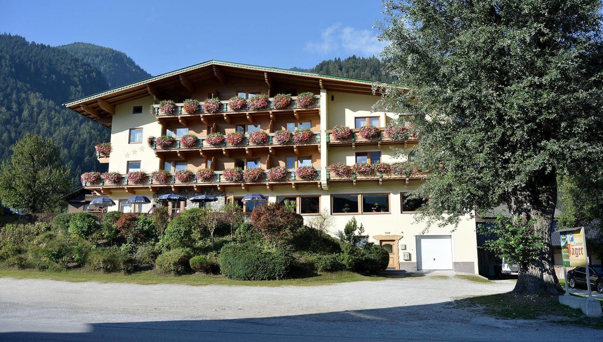 Hotel Gasthof Jaeger Zillertal シュリッタース エクステリア 写真