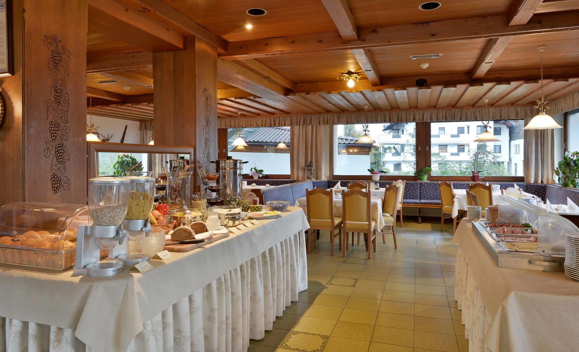 Hotel Gasthof Jaeger Zillertal シュリッタース エクステリア 写真