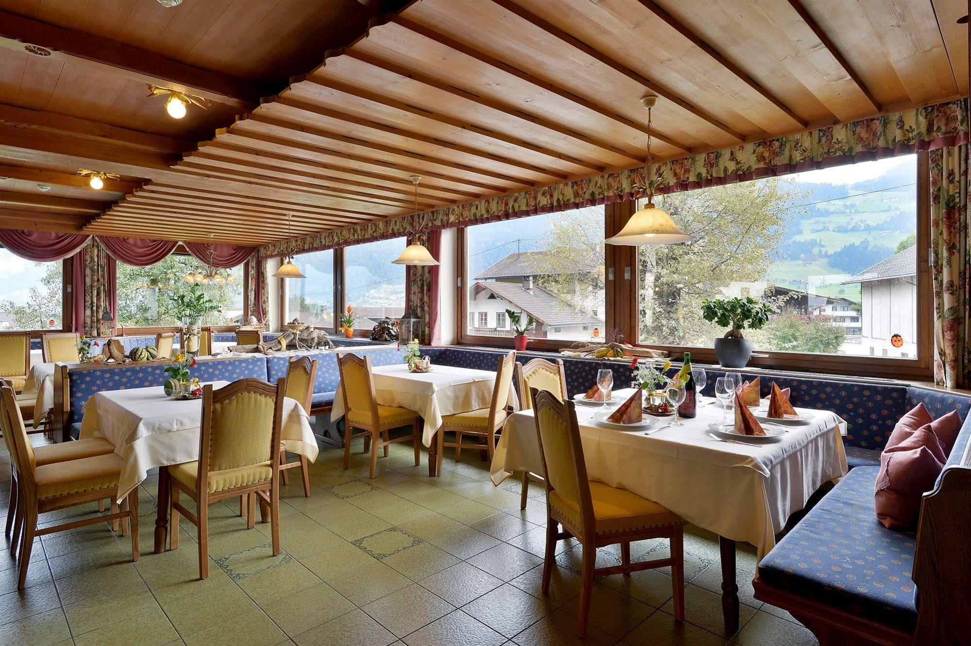 Hotel Gasthof Jaeger Zillertal シュリッタース エクステリア 写真