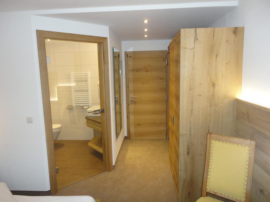 Hotel Gasthof Jaeger Zillertal シュリッタース 部屋 写真