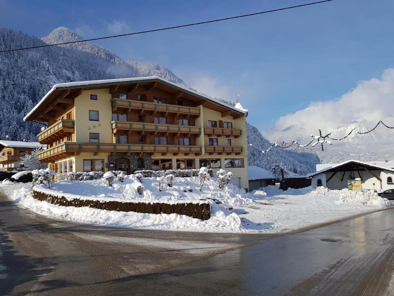 Hotel Gasthof Jaeger Zillertal シュリッタース エクステリア 写真
