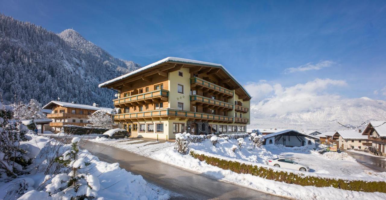 Hotel Gasthof Jaeger Zillertal シュリッタース エクステリア 写真