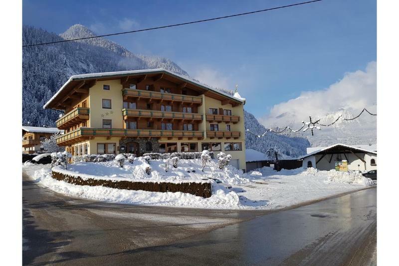 Hotel Gasthof Jaeger Zillertal シュリッタース エクステリア 写真